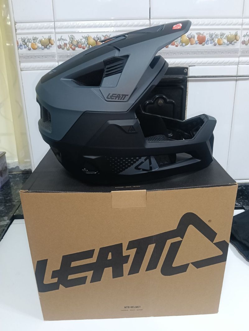 Gebrauchtes LEATT Enduro 4.0 Helmet bike — Bild 2 von 12