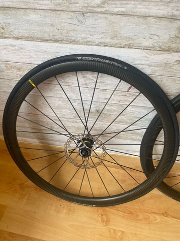 Used Mavic Carbon Wheel 2022 bike — image 3 of 6