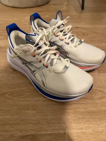 Gebrauchtes Asics Nimbus 28 bike
