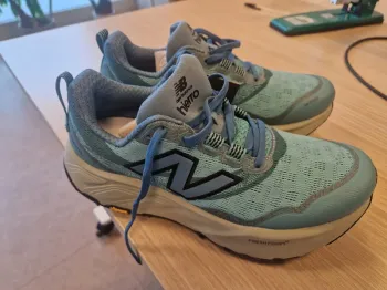 Gebrauchtes New Balance Hierro v9 bike — Bild 4 von 4
