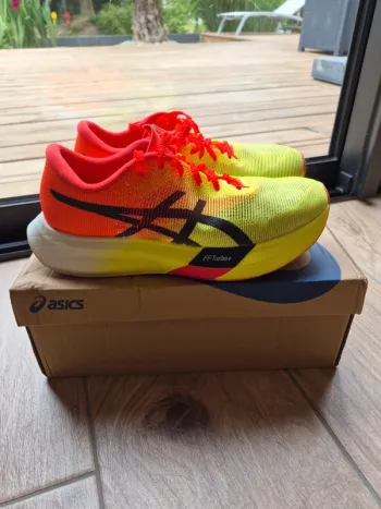 Brugt Asics Metaspeed Sky Paris bike