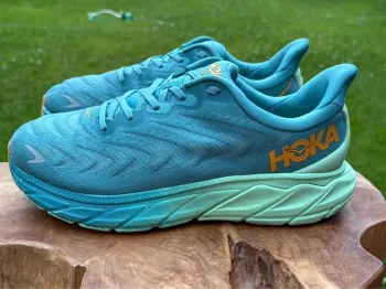 Hoka Arahi 6 bike usato — immagine 2 di 8