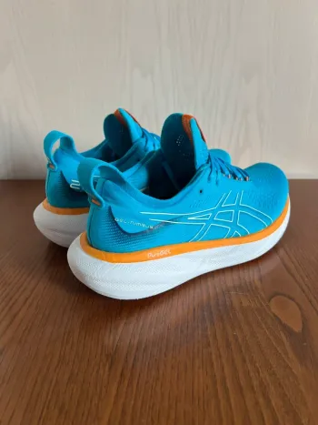 Asics Gel-Nimbus 25 bike d'occasion — image 4 sur 30