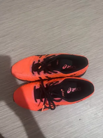 Used Asics Running Shoes bike — image 3 of 4