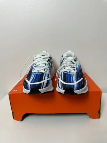 Used Nike Vomero 18 SE bike — image 5 of 15