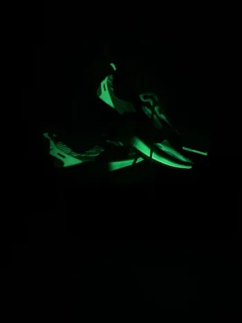Used Nike Vomero 18 SE bike — image 13 of 15