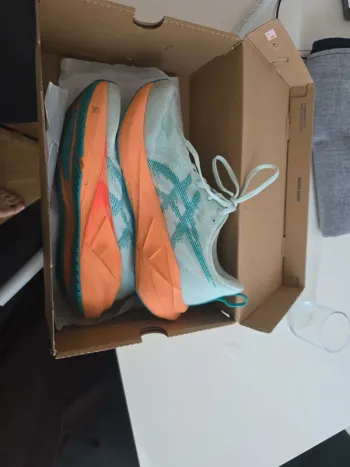 Asics Novablast 5 bike usato — immagine 3 di 3
