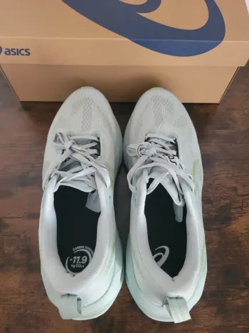 Asics Novablast 5 bike usato — immagine 7 di 10