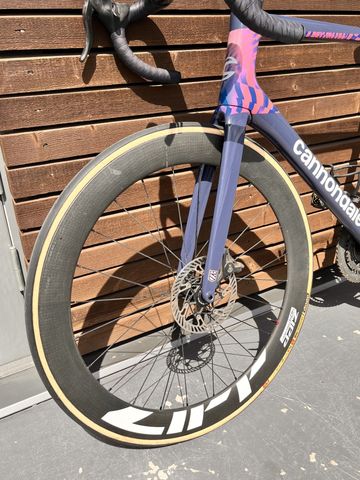 Zipp 404 Firecrest 2023 bike d'occasion — image 2 sur 5