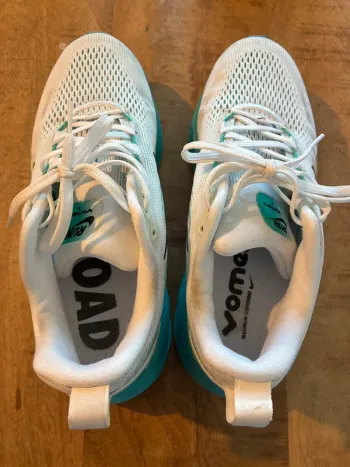 Used Nike Vomero 18 bike