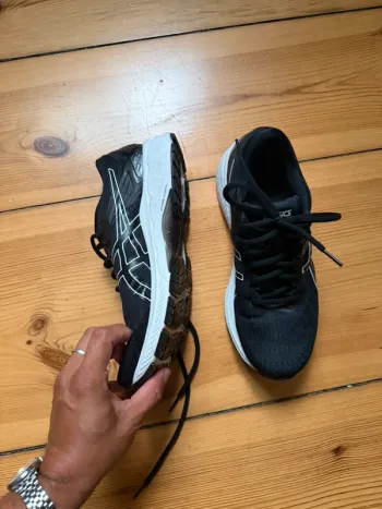 Used Asics Laufschuhe Größe 42 bike — image 4 of 12