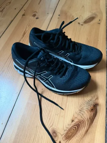 Used Asics Laufschuhe Größe 42 bike — image 2 of 12