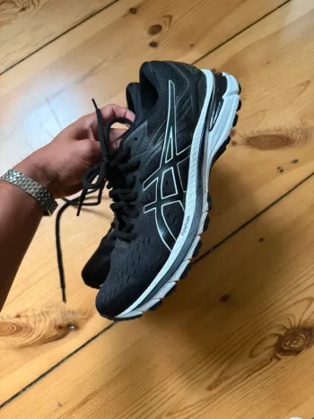 Used Asics Laufschuhe Größe 42 bike — image 10 of 12