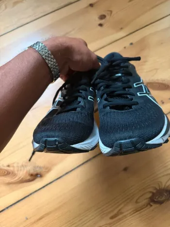 Used Asics Laufschuhe Größe 42 bike — image 12 of 12