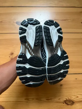 Used Asics Laufschuhe Größe 42 bike — image 8 of 12