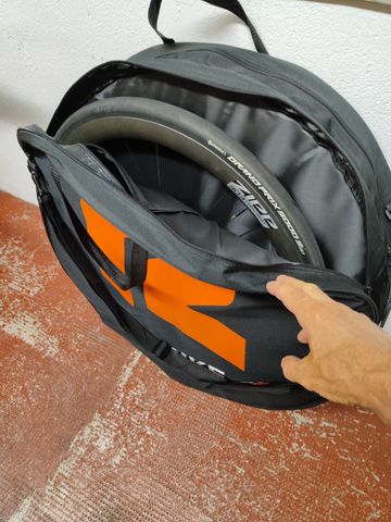 Brugt Zipp 303 Firecrest Carbon Wheels 2025 bike — billede 7 af 7