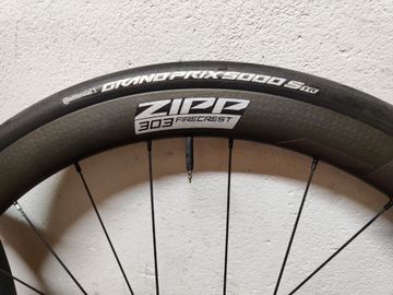Brugt Zipp 303 Firecrest Carbon Wheels 2025 bike — billede 2 af 7