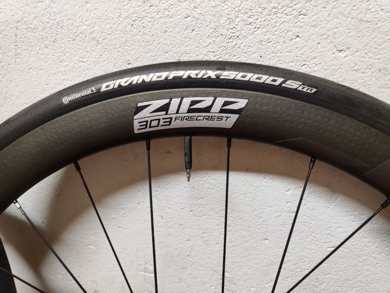 Brugt Zipp 303 Firecrest Carbon Wheels 2025 bike — billede 2 af 7