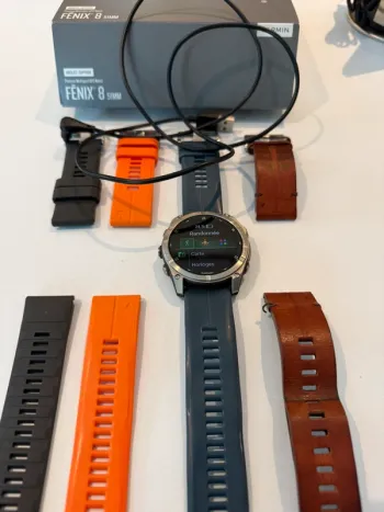 Used Garmin Fenix 8 Amoled Sapphire 51 mm bike — image 3 of 5