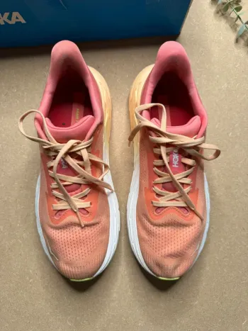 Orange Hoka Arahi 7 bike d'occasion — image 8 sur 15