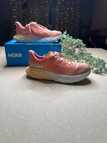 Orange Hoka Arahi 7 bike d'occasion — image 3 sur 15