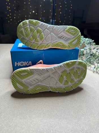 Orange Hoka Arahi 7 bike d'occasion — image 12 sur 15