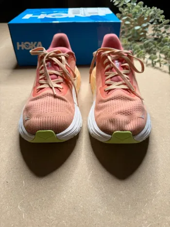 Orange Hoka Arahi 7 bike d'occasion — image 9 sur 15