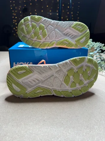 Orange Hoka Arahi 7 bike d'occasion — image 13 sur 15