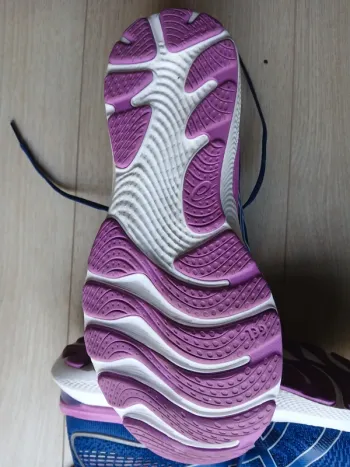 Used Asics Gel-Cumulus 24 bike — image 3 of 3