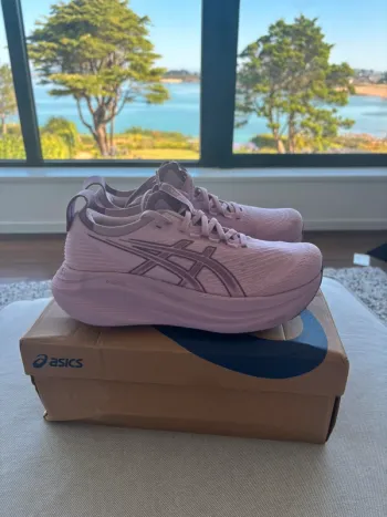 Used Asics Gel-Nimbus 27 bike