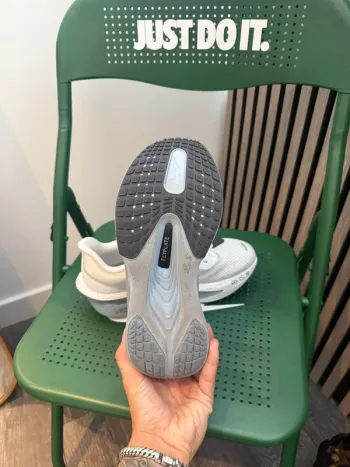 Used Nike Zoom Fly 6 bike — image 3 of 7