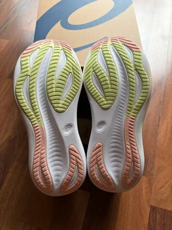 Used Asics Gel-Nimbus 27 bike — image 4 of 6