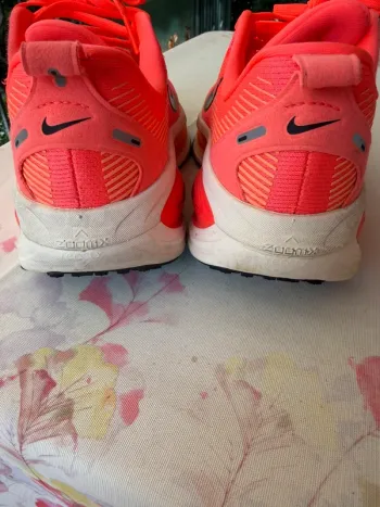 Nike Vomero 18 bike d'occasion — image 5 sur 6