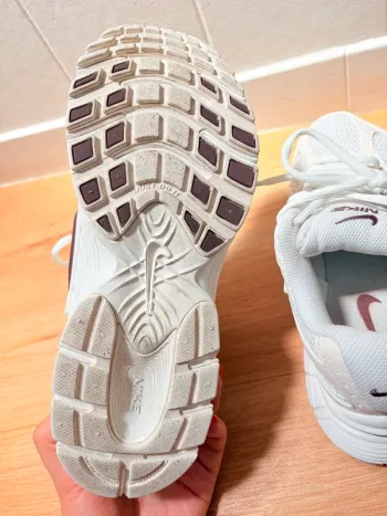 Nike Baskets blanches bike usato — immagine 6 di 6