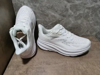 Gebrauchtes Hoka Schuhe weiß Größe 42 bike