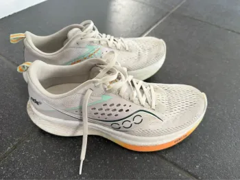 Saucony Baskets de course bike d'occasion