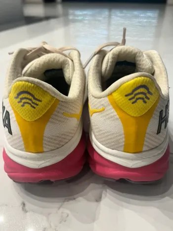 Hoka Clifton 9 bike d'occasion — image 4 sur 10