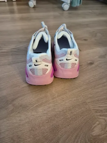 Nike Vomero 18 bike d'occasion — image 3 sur 6