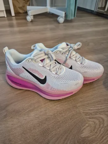 Nike Vomero 18 bike usato