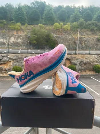 Hoka Clifton 9 bike usato