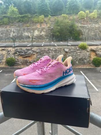 Hoka Clifton 9 bike usato — immagine 2 di 4