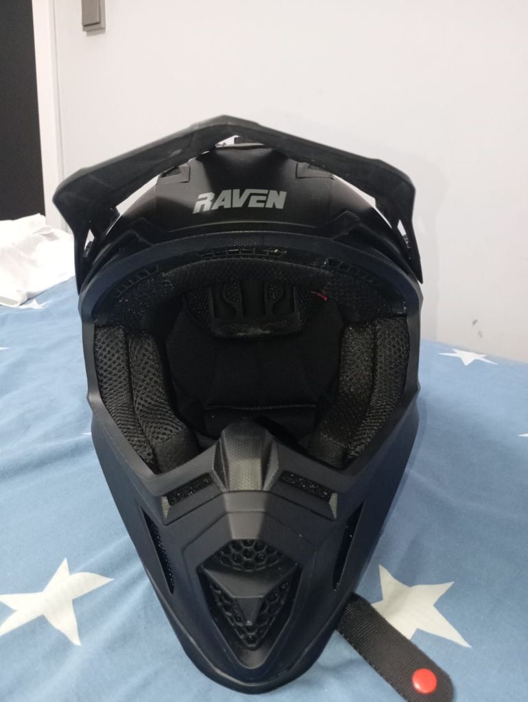 Brugt raven Airborne Evo Helmet 2025 bike — billede 3 af 7