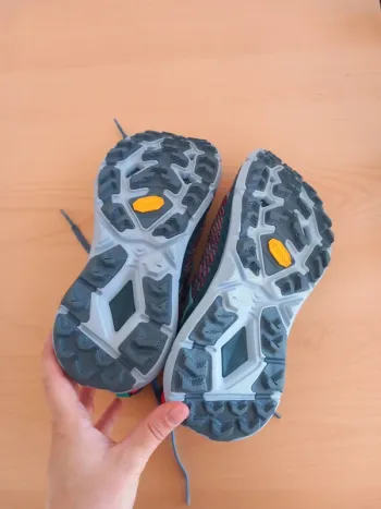 Hoka Mafate Speed 4 bike d'occasion — image 4 sur 6