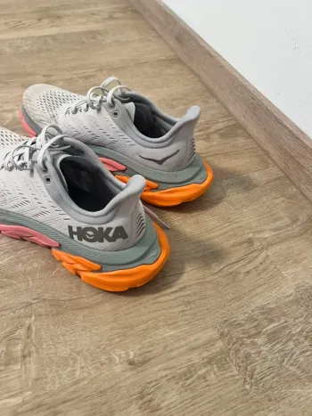 Tweedehands Hoka Clifton Edge bike — afbeelding 3 van 6