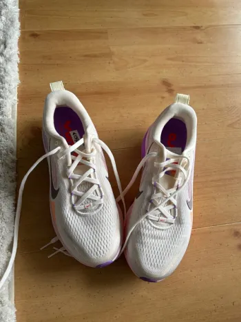 Tweedehands Nike ZoomX Vomero 18 bike — afbeelding 2 van 8