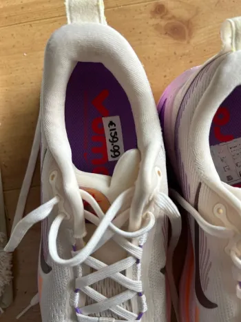 Tweedehands Nike ZoomX Vomero 18 bike — afbeelding 6 van 8