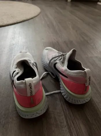 Nike Epic React Flyknit 2 bike d'occasion — image 4 sur 4