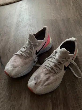 Nike Epic React Flyknit 2 bike d'occasion — image 3 sur 4