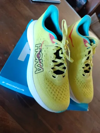 Tweedehands Hoka Mach 6 bike — afbeelding 2 van 3