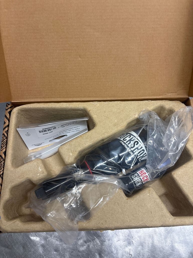 Brugt RockShox Monarch Plus RC3 DB9 2021 bike — billede 2 af 4
